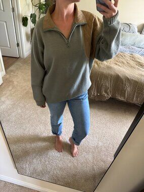 Vintage Orvis Wool Sage Green Pullover Sweater with Shoulder Patch Size Large